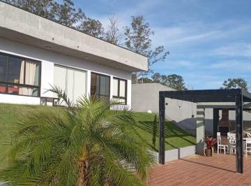 Casa de 2 quartos, Jacareí · Chacara a venda em Condominio de Campo 1150m²