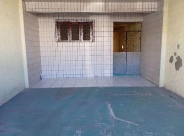 Casa de 3 quartos, Fortaleza · Vendo casa no Joaquim Távora, a 100 m da Antônio Sales .