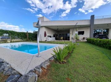 Casa de 4 quartos, Jacareí · Casa em condominio Jequitiba 3 Quartos Piscina !0 km do centro de Guararema SP