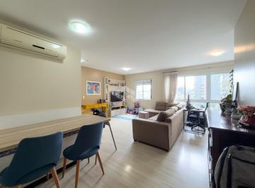 Apartamento · 82m² · 2 Quartos · 2 Vagas · Apartamento com suíte e living ampliado no Rio Branco