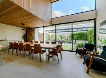 2c8f6063-f389-4b13-bcd4-369764fa5e07 · Sensacional casa para venda e locação em Cidade Monções com 2 quartos, sendo 2 suítes, 498m²