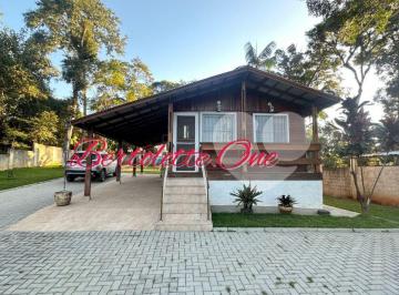 Casa de 2 quartos, Mairiporã · Chalé venda 2 dormitórios 1 suíte 2 banheiros sala mini cozinha varanda 15 vagas Serra da Mantiqueir