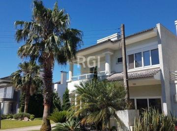 Casa · 355m² · 6 Quartos · Casa para Venda - 354.55m², 6 dormitórios, sendo 5 suites, Centro