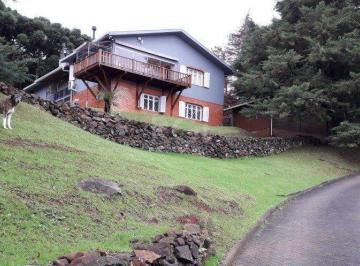 Casa · 230m² · 3 Quartos · 4 Vagas · Sítio para Venda - 230m², 3 dormitórios, sendo 1 suites, 4 vagas - Centro