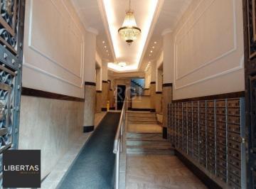 Comercial · 18m² · 1 Quarto · Conjunto / Sala para Venda na Andradas andar alto