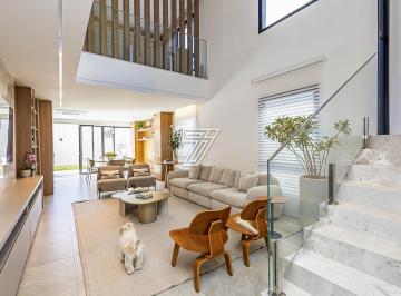 Casa · 271m² · 3 Quartos · 2 Vagas · Casa com 3 suítes em condomínio fechado próximo ao