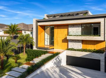 Casa de 5 quartos, Rio de Janeiro · MANSÃO NA BARRA DA TIJUCA - CONDOMÍNIO MALIBÚ - CONFORTO E SOFISTICAÇÃO NA CASA DOS SONHOS!
