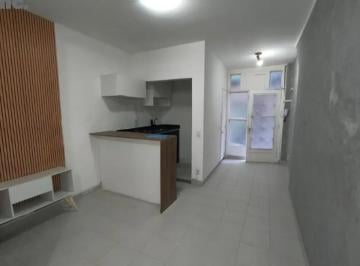 Foto 01 · Casa de Vila com 1 Quarto à venda, 59m² - Humaitá