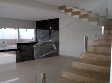 Casa de 3 quartos, Uberlândia · Sobrado à venda no bairro Novo Mundo em Uberlândia