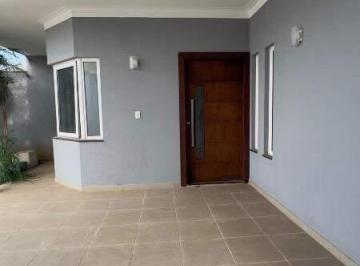 Casa · 215m² · 3 Quartos · 2 Vagas · Casa em condomínio a venda no Solar dos Nobres