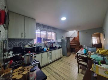 Casa de 5 quartos, São Paulo · Casa de 150 m² com 3 quartos em venda em Jardim Bonfiglioli - FL38
