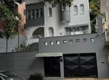 Comercial · 200m² · 3 Quartos · 2 Vagas · Casa Comercial com 3 Quartos (1 Suíte), 3 Salas e Quintal – Frente na COPASA (BH)