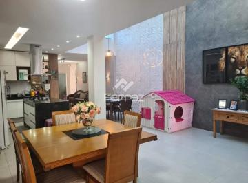 Casa · 240m² · 4 Quartos · 4 Vagas · Casa à venda, 4 quartos, 1 suíte, 4 vagas, Santa Rosa - Uberlândia/MG