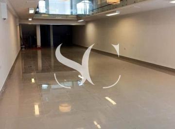 Comercial · 465m² · Aluga-se prédio comercial no centro de Santos.