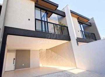 Casa · 175m² · 3 Quartos · 2 Vagas · Casa Sobrado com 3 suites em Centro, Itajaí/SC