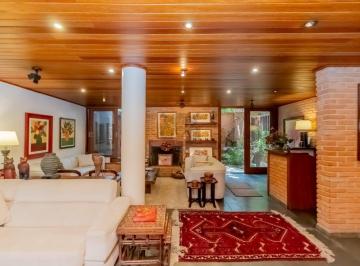 Casa · 310m² · 4 Quartos · 2 Vagas · Casa para venda em Indianópolis com 4 quartos, sendo 2 suítes, 310m²