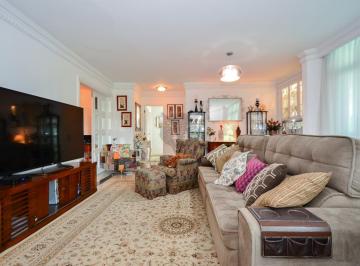 Apartamento · 230m² · 4 Quartos · 4 Vagas · Apartamento para venda em Pacaembu com 4 quartos, sendo 3 suítes, 230m²
