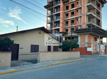 Casa · 94m² · Casa para alugar no bairro Centro - Balneário Piçarras/SC