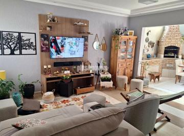 Casa · 128m² · 3 Quartos · Casa de Condomínio em Jardim Monte Kemel com 128m²