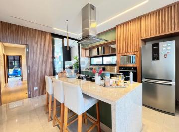 Casa · 230m² · 4 Quartos · Alto Padrão no Aruã – Mobiliada e Pronta para Morar