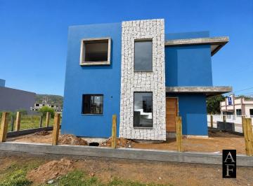 Casa · 72m² · 2 Quartos · 1 Vaga · Casa Sobrado Bairro Encantada, Garopaba/SC