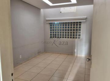 Comercial · 130m² · 3 Vagas · Oportunidade - Sala Comercial - Vila Rubi - 130m².