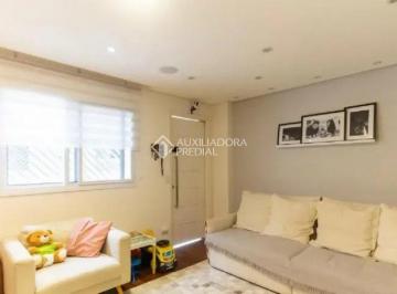 Casa · 200m² · 3 Quartos · 2 Vagas · Casa em Condomínio Fechado - 200m² com Piscina Privativa e Próxima ao Metrô