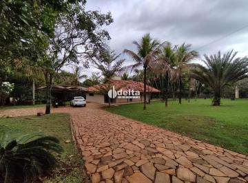 Casa · 5035m² · 2 Quartos · 2 Vagas · Casa residencial em condomínio com 2 suítes disponível para venda em Uberlândia-MG
