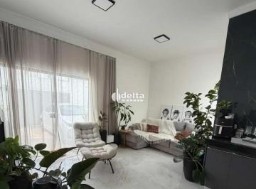 Casa · 133m² · 3 Quartos · 3 Vagas · Casa residencial com 3 quartos sendo 1 suíte disponível para venda no bairro Monte Hebron em Uberlân