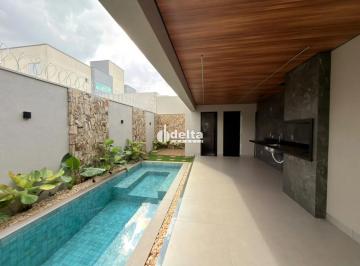 Casa · 300m² · 3 Quartos · 2 Vagas · Casa com 3 quartos sendo 1 suíte disponível para venda no bairro Novo Mundo em Uberlândia-MG