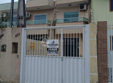 Casa de 2 quartos, Camboriú · Sobrado 2 dormitórios - Santa Regina - Camboriú.