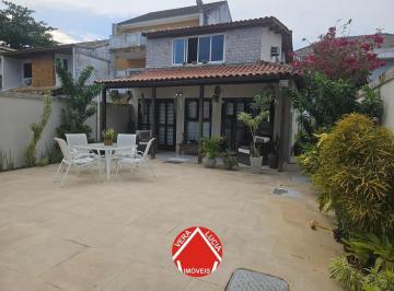 24272427_4.jpg · Casa Duplex em terreno de 240m2