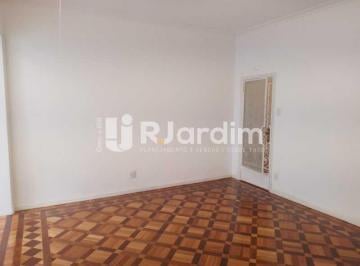 Apartamento · 93m² · 3 Quartos · 1 Vaga · Apartamento com 3 Quartos, Vaga e Vista Livre a Poucos Passos da Praia do Leme