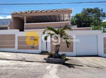 Casa · 285m² · 3 Quartos · 2 Vagas · CASA ALTO PADRÃO - PISCINA - TODA MODERNIZADA