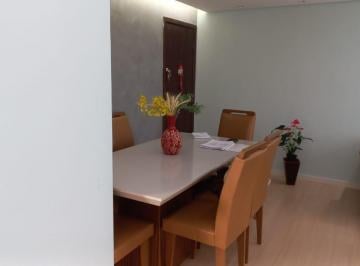 Apartamento · 53m² · 2 Quartos · Apartamento de 53m² Reformado com 2 Quartos e Mobiliado. Pronto para Morar