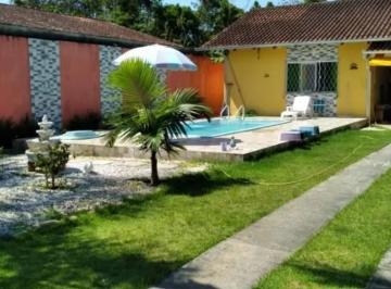Casa · 160m² · 3 Quartos · 5 Vagas · Casa em Guaratuba com Piscina, Edícula e Espaço Gourmet, 700m da Praia