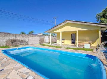8629bd24c5d57b3404344ee2e3043bef9f18dda7 · Casa com piscina próxima à Baía de Baía de Guaratuba
