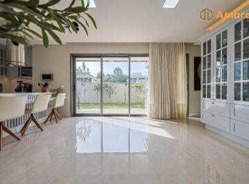 cee1cf536f83de34bc5920a0dcdb6ebbeb3665ec · CASA CONDOMÍNIO 4 QUARTOS, SENDO 3 SUÍTES