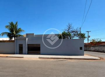 frente casa cpa2.jpg · Casa de esquina toda reformada no CPA 2
