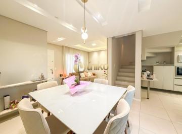 Casa · 118m² · 3 Quartos · 2 Vagas · Semi-Mobiliado Moderno Próximo ao Parque Atuba