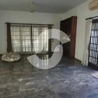 Casa · 360m² · 4 Quartos · 2 Vagas · Casas para venda com :amenity e 4 quartos, 360 m² - São Francisco