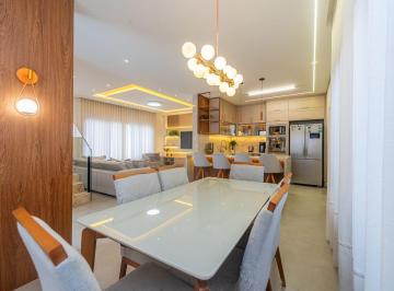 Casa de 3 quartos, Curitiba · Casa de 250 m² com 3 quartos à venda em Hauer