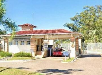 Casa · 71m² · 1 Quarto · 5 Vagas · Casa de esquina no condomínio Condado de Castella.