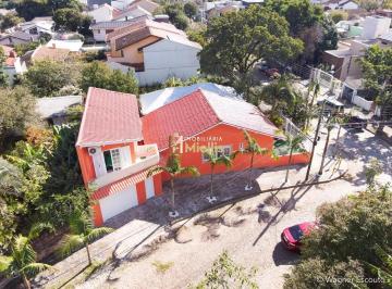 Casa · 197m² · 3 Quartos · 4 Vagas · Excelente oportunidade para morar e investir!! Casa 100% mobiliada, com garagem para 4 carros!!