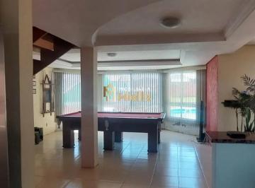Casa · 240m² · 2 Quartos · 4 Vagas · Excelente residência em alvenaria