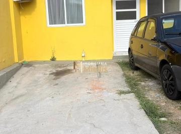Casa · 2 Quartos · 1 Vaga · Sobrado a venda no Centro de Viamão com quintal