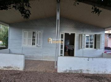 Casa · 100m² · 3 Quartos · 3 Vagas · Casa com amplo pátio e excelente espaço no bairro Mendanha!