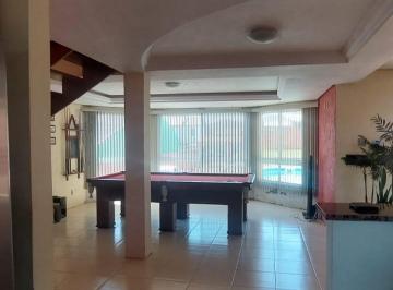 Casa · 240m² · 2 Quartos · 4 Vagas · Excelente residência em alvenaria