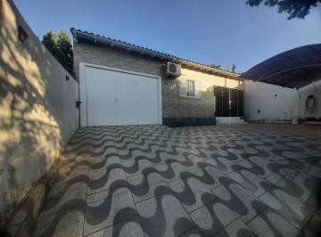 Casa · 130m² · 2 Quartos · 3 Vagas · Linda residência no bairro São Lucas
