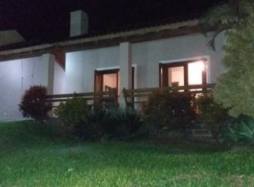 Casa · 520m² · 4 Quartos · 4 Vagas · EXCELENTE RESIDÊNCIA NO CONDOMÍNIO CANTEGRIL - VIAMÃO RS